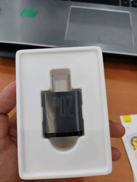 Đóng gói ok. Giao đúng kiện. Có sạc được cho điện thoại Iphone 12. Cũng có chức năng sạc nhanh. Giao hàng hơi lâu. Mong tên tuổi lớn xài ổn đinh.