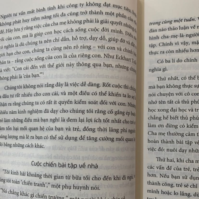 Giao hàng nhanh. Chất lượng sách tốt. Nội dung đề cập đến nhiều vấn đề nuôi và dạy con từ nhà đến trường, phù hợp với phụ huynh có con trong độ tuổi tiểu học
