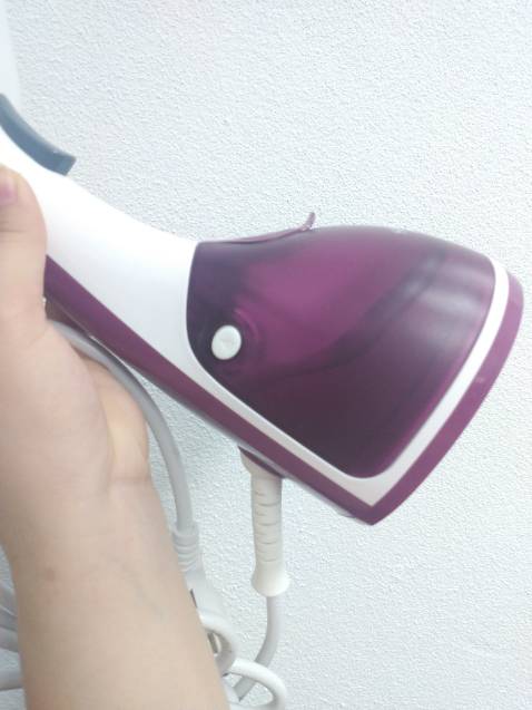 Hơi nước ra nhanh mạnh, ủi nhanh phẳng tiện lắm luôn