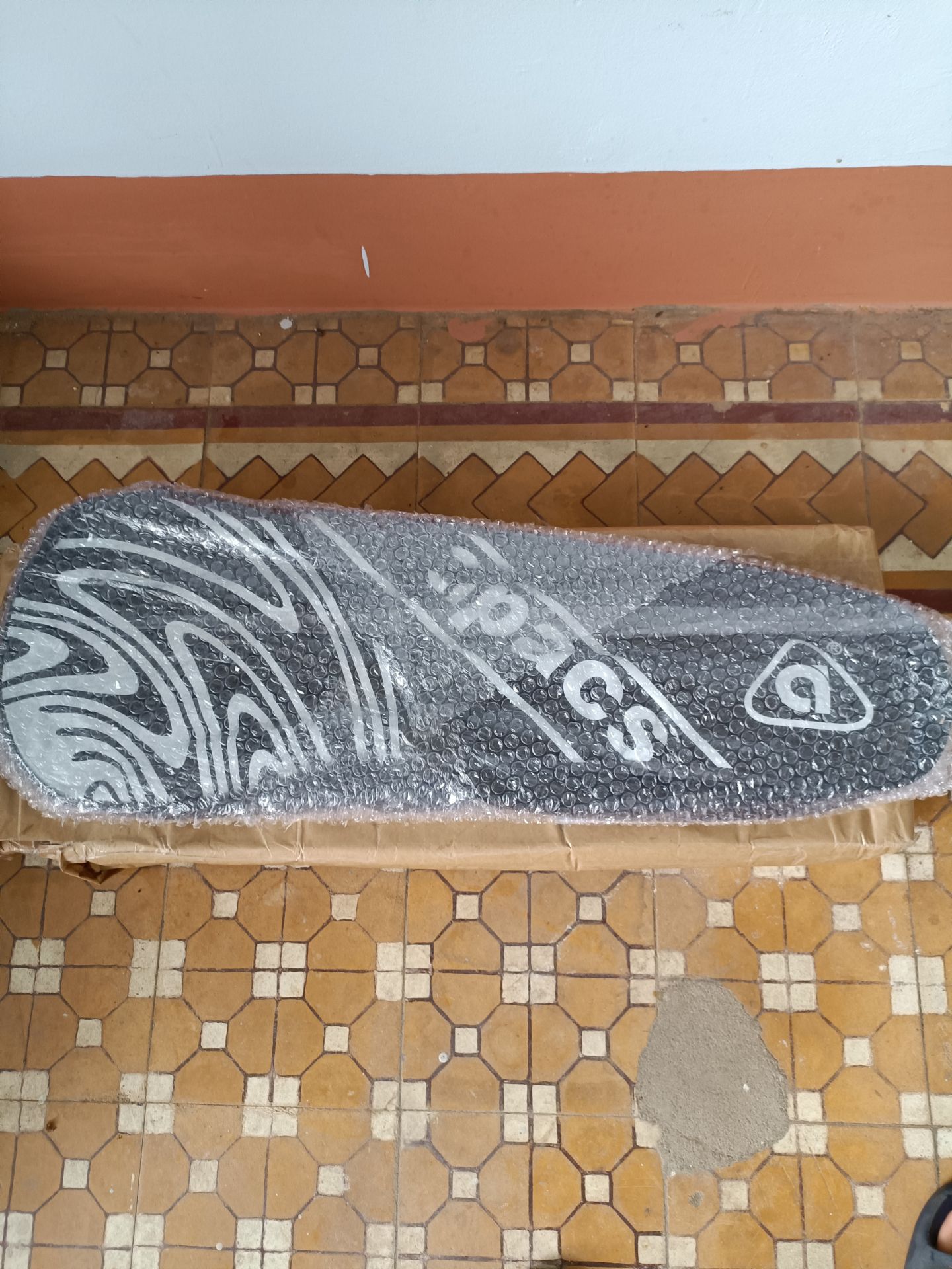 Dịch giao lâu quá, nhưng bù lại sản phẩm đóng gói siêu cẩn thận, hàng chất lượng, có tem, bảo hành đầy đủ.