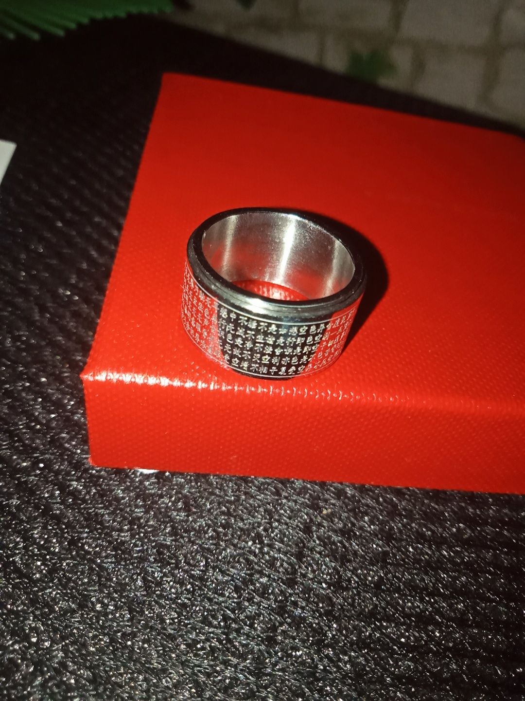 Mình rất hài lòng với về sản phẩm. Đánh giá 5 ? 
Size 8 cỡ 18mm.
sản phẩm đẹp, sáng, không trầy xước
Các bạn nên mua, gia 99k cho san phẩm sale , quá chất lượng.????