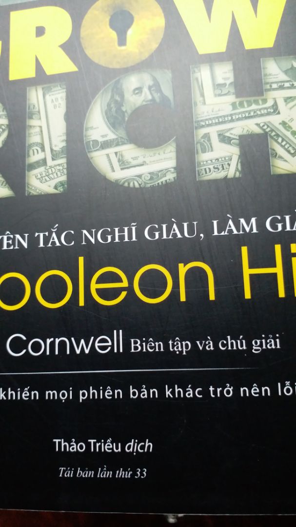 Sách nhận được trang bìa bị xước rất nhiều và xấu. Tiki làm tôi thất vọng về điều này!