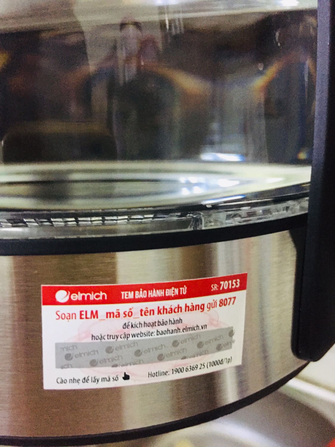 Ấm đun nhìn đẹp, làm từ thuỷ tinh nhưng sợ không biết nó có dễ vỡ hay không! Cần dùng gấp nhưng mà lại giao hàng hơi lâu nhưng không sao. Khi nhận hàng thì thấy thùng hơi ướt nhưng bên trong ko sao! Nói chun thì ổn và ok 5 sao nhen =))))