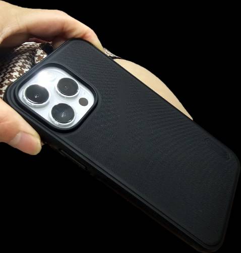 Tốc độ giao hàng bàn thờ.
Ốp thì khỏi phải bàn vì đây là lần thứ 2 mình mua từ shop, lần trước mua cho s23ultra nên mìn biết chất lượng rồi. Có điều hộp ốp hơi bụi. Mong shop clean sạch hàng hơn.