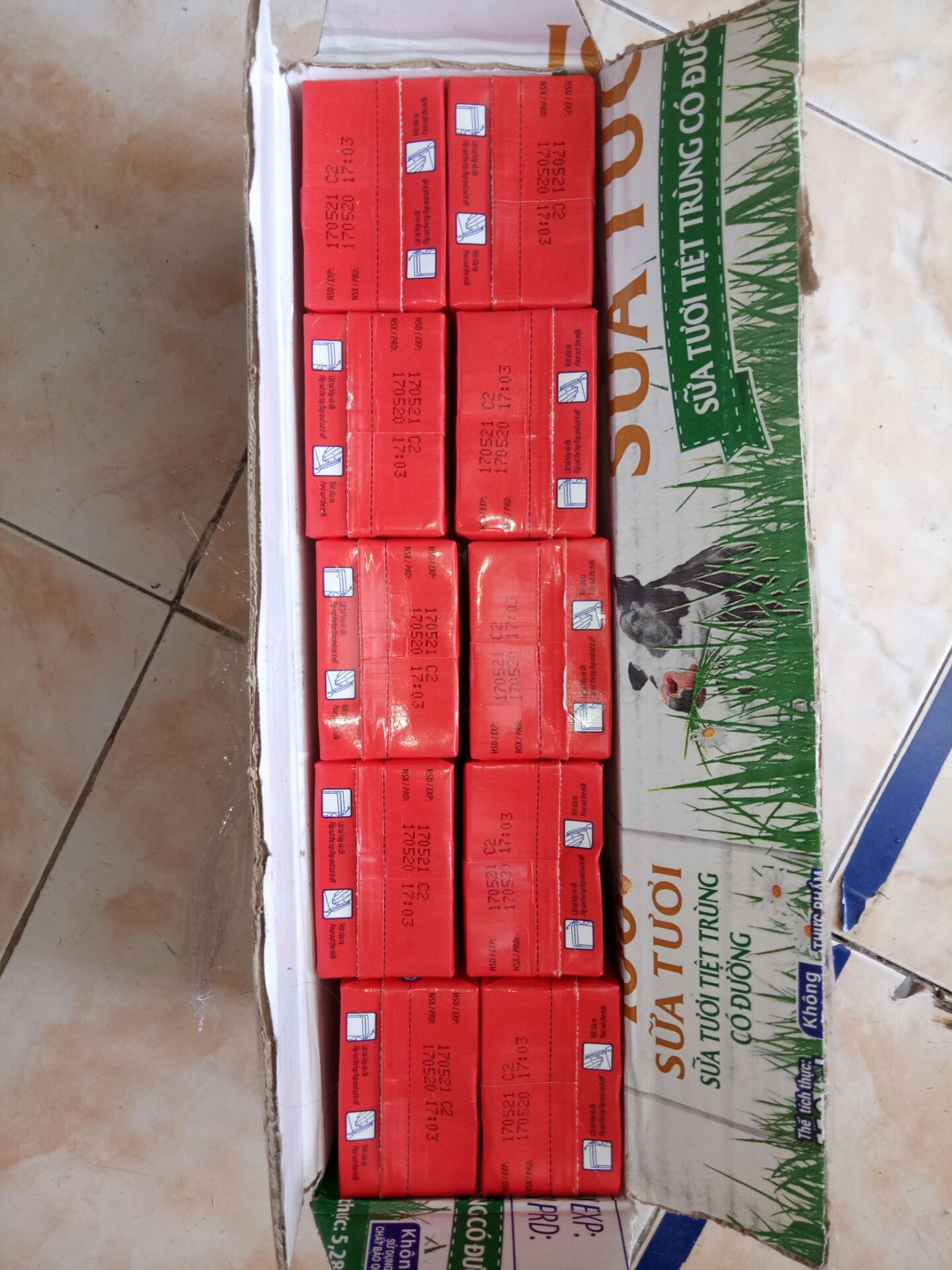 tôi mua 12 hộp sao shop chỉ gửi có 10 hộp vậy? làm ăn gì kì tôi mua 12 hộp sao shop chỉ gửi có 10 hộp vậy? làm ăn gì kì