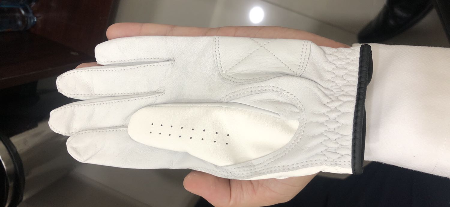 Găng tay nhỏ và mỏng. Đề nghị được đổi size lớn hơn size 24