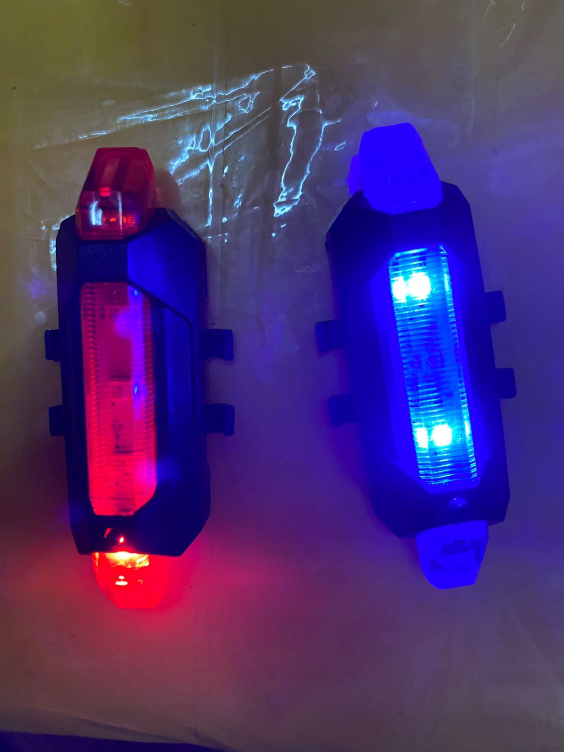 Shop ghi chú cẩn thận sợ khách ko biết cách sử dụng. Có cải thiện bao bì so với trc. +10 điểm. Đèn sáng đẹp rõ ổn áp