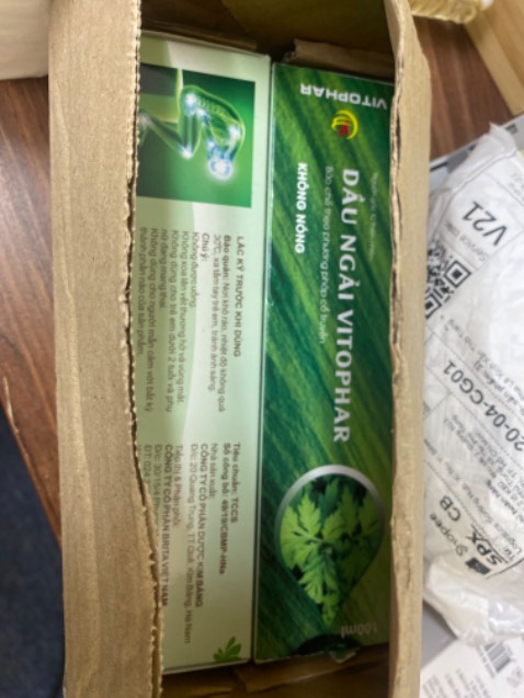 Ship nhanh. Lần đầu mình mua nhưng mà mở nắp thấy hoen gỉ vs hơi bẩn ở phần đầu vòi xịt