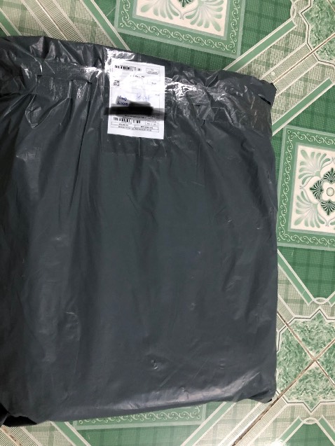 Giao hàng nhanh chóng. Nhận hàng giống như mô tả trên  app. Balo đựng trong 01 túi zip trong suốt. Bên trong có gói hút ẩm kèm theo. Sản phẩm gia công ổn, đựng laptop đi làm rất thoải mái…