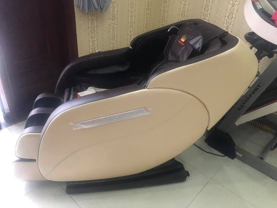 Sản phẩm mẫu mã rất đẹp, hiện đại và chắc chắn, 
Máy êm, khong tiếng ồn, massage từ đầu đến tận lòng bàn chân, có sưởi nhiệt lưng.
Đến nay đã sử dụng được 1 thời gian dài mà hiệu suất hoạt động của ghế vẫn rất tốt. Mình mua đợt khuyến mãi nên được tặng kèm một đai massage cầm tay. 
Nhìn chung là rất đáng tiền.