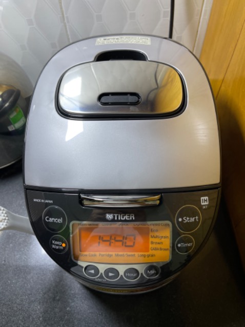 Cơm ngon! Giao hàng quá chậm, phí giao hàng quá cao!