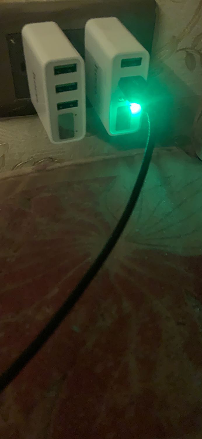 1 sản phẩm bị hỏng không dùng đc , vui lòng đổi lại cho mình cái khác