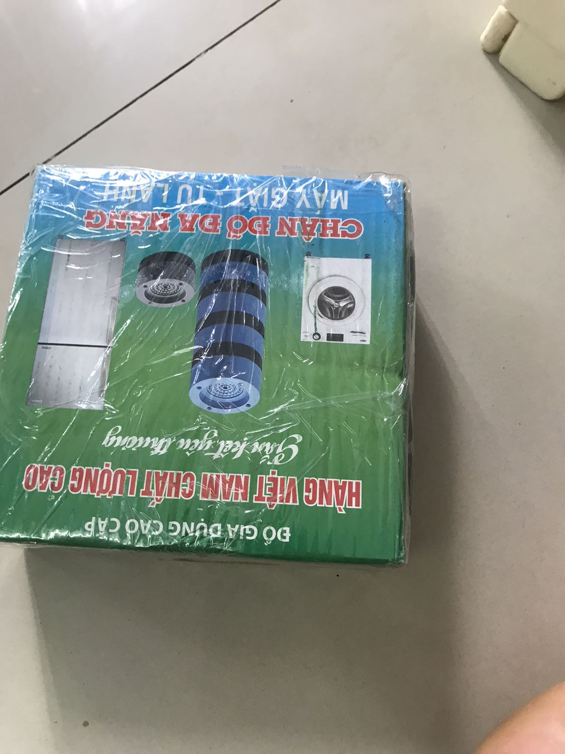 Nhìn hơi cũ. Nhưng vẫn ủng hộ hàng Việt. Mong là những sp giao cho các bạn khác sẽ không bị cũ như thế này.