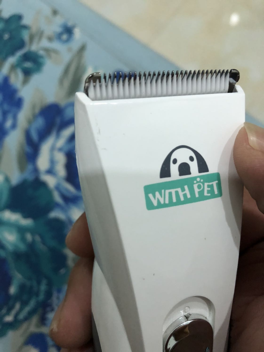 Mình cho 5* vì tốc độ giao hàng
đơn hàng t4 tuần sau mới có, mà nay đã giao tới r 
lúc đầu thấy hộp màu đỏ, tưởng dính hàng dổm ???
máy hơi trầy tí, nhưng k sao
tốc độ giao hàng & nhân viên thân thiện là 5*