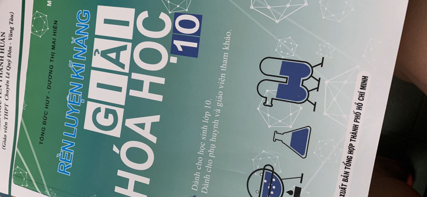 Sách hay, trình bày dễ hiểu, đầy đủ nhưng mình hơi tiếc vì sách nhìn có vẻ cũ.