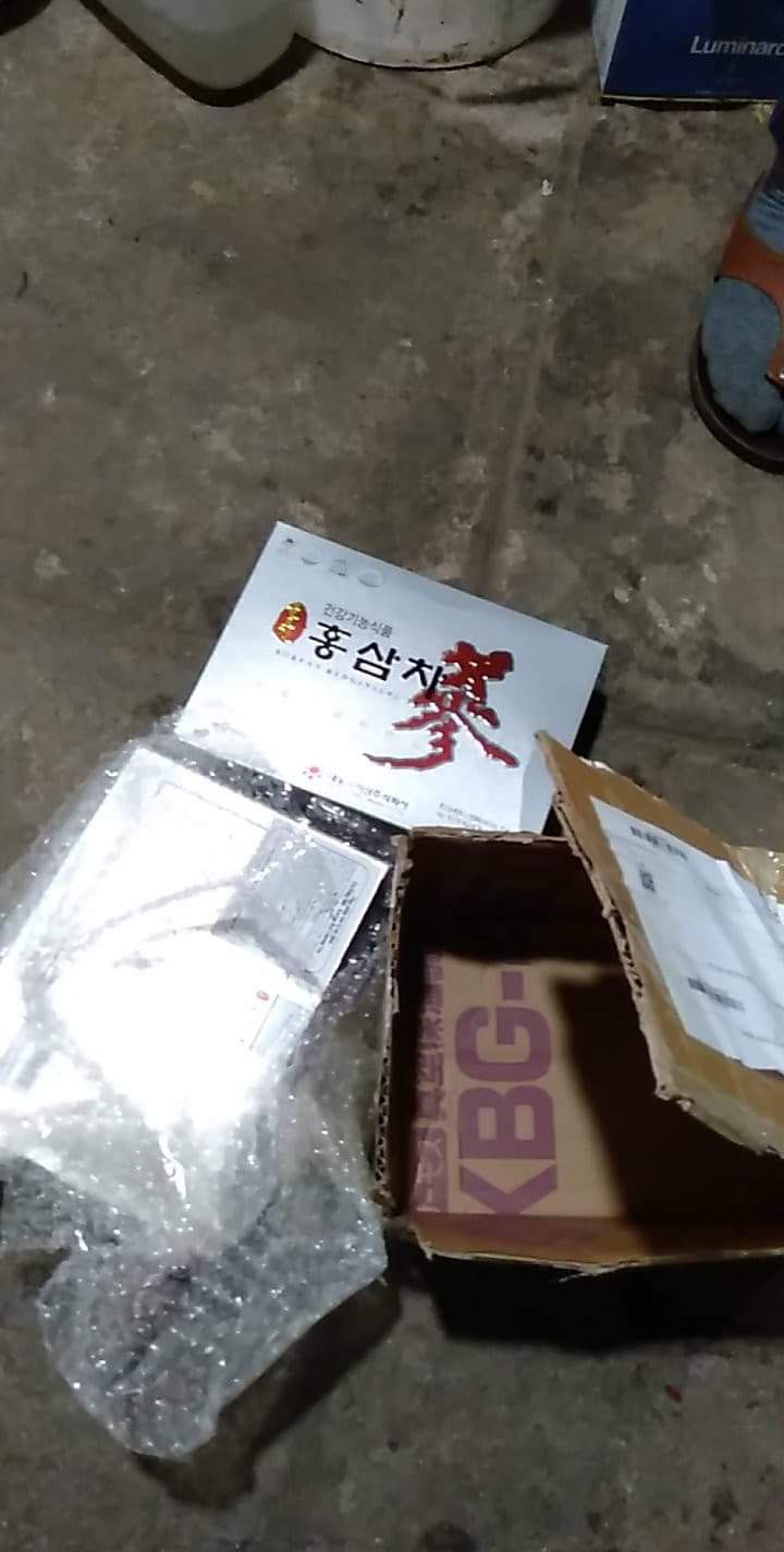 Mua 2 combo là 4 hộp,nhưng shop chỉ giao có 2 hộp,thiếu đến 2 hộp