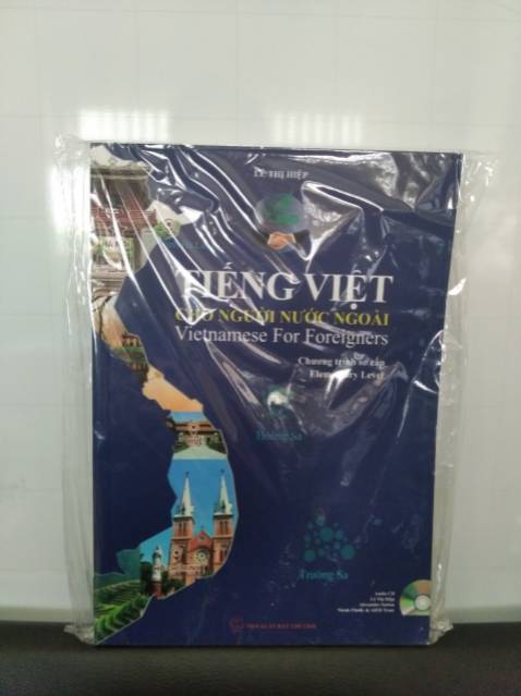 sách giảng dễ hiểu từ cơ bản, có phân chi cấp độ học; bạn tôi ở nước ngoài nhờ mua giùm, đánh giá rất cao cuốn này!