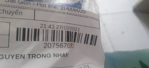 Bàn phím và chuột không dây, nhưng thiếu USB nên không dùng được