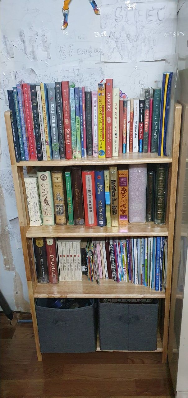 kệ đẹp, chắc chắn, có thể tăng giảm độ cao các tầng.
lúc lắp ráp để kệ nằm xuống thì dễ thao tác hơn, chỉ cần 1 người thôi.
giao hàng rất nhanh