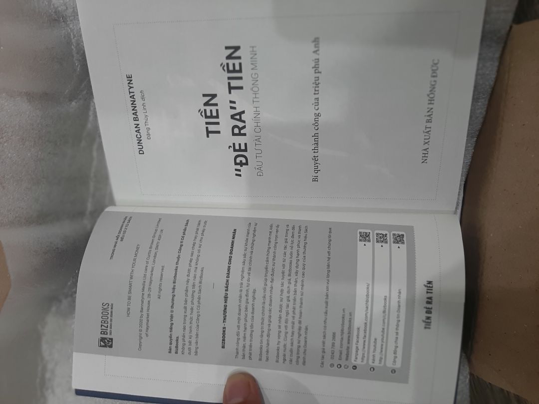 Sách rất đẹp. Đóng gói kỹ càng. giao nhanh, tặng shop 5 sao