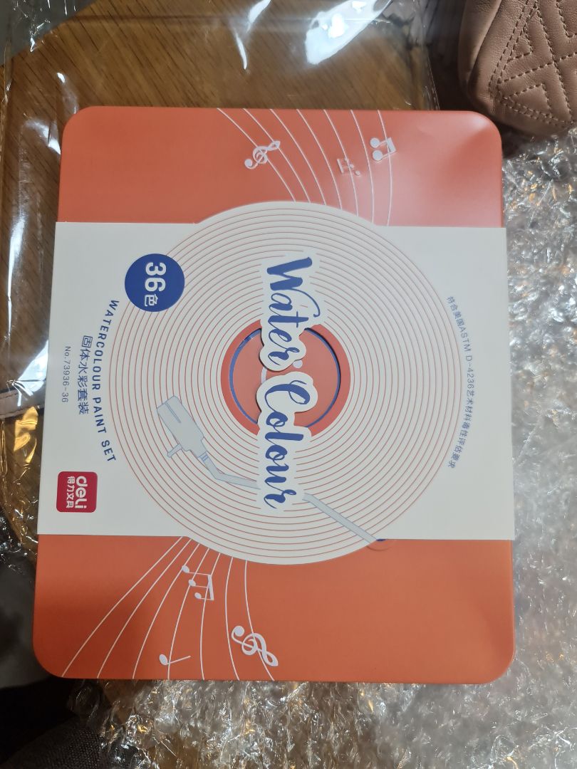 Đóng gói cực kỳ cẩn thận, phải 3 bọc màn xốp bong bóng để chống trầy, xước. 
Hàng đi từ Hưng Yên nhưng lại khá nhanh.