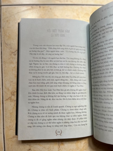 Nội dung hay, lôi cuốn, màu đẹp nhưng chữ in không đậm lắm