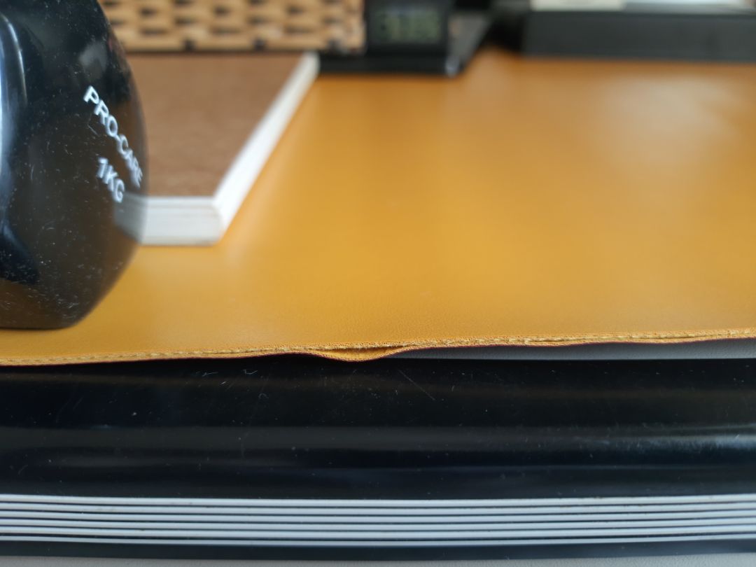 Giao hàng nhanh, hàng gói kỹ, sp đúng miêu tả, tuy nhiên 2 lớp có chỗ bị bong, nên may viền xung quanh lại thì sp sẽ bền và xứng đáng với số tiền 350k hơn