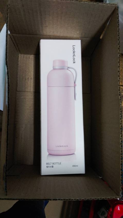 Màu sắc trẻ trung. Ship nhanh, chất lượng bình gia công khá kĩ, tuy nhiên nhược điểm là đế bình bằng nhựa cứng nên dễ bị trượt đổ khi để trên mặt bàn. Còn lại ok giá tốt.