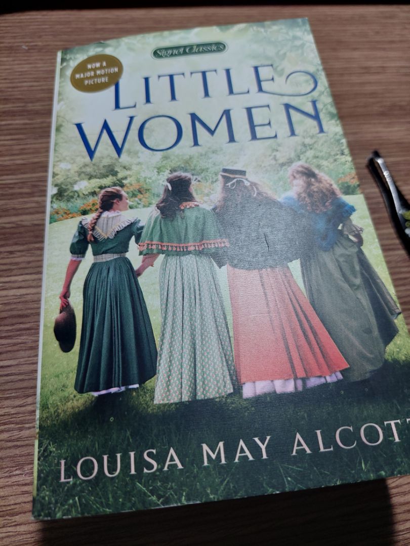 giao hàng nhanh, khổ sách nhỏ gọn dễ mang đi, chất lượng giấy hơi kém