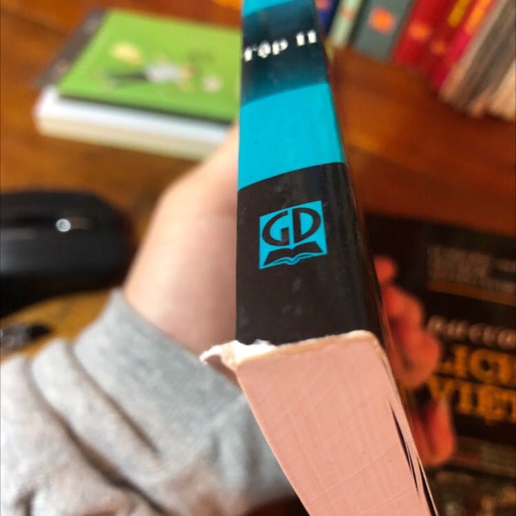 Góc sách bị bong nhưng mà ổn