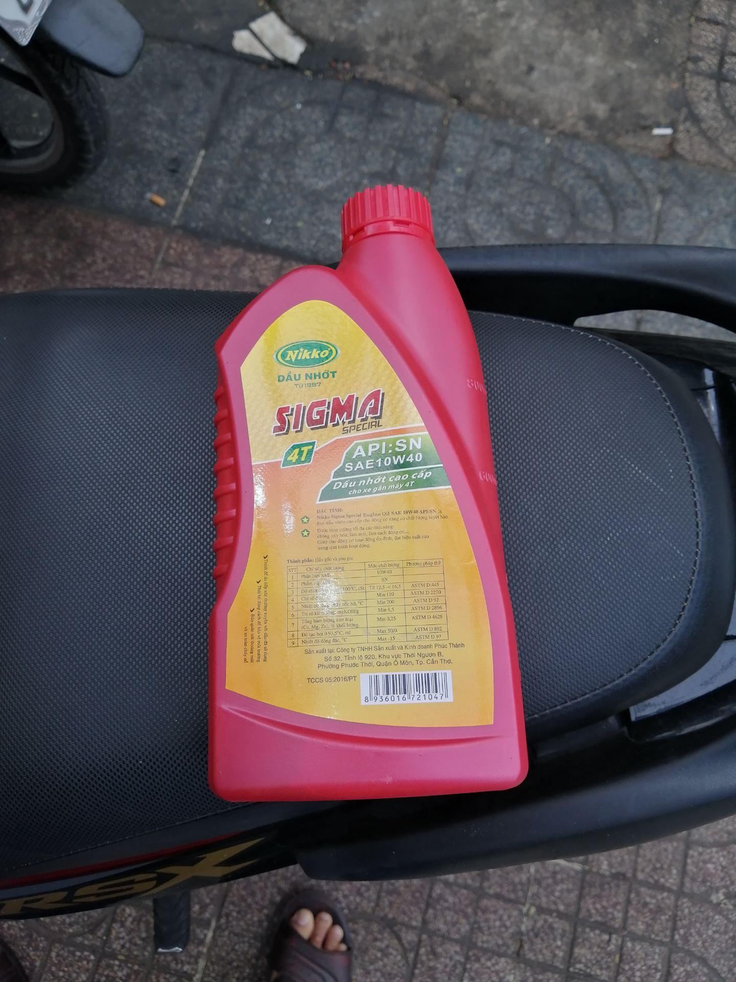 Sau khi chạy được 1000km thì có đánh giá như sau: nhớt này đi êm, khá bốc nhưng có nhược điểm là nếu chạy lâu liên tục trong một thời gian dài thì phần giải nhiệt máy hơi kém.
Mình chạy xe Wave RSX