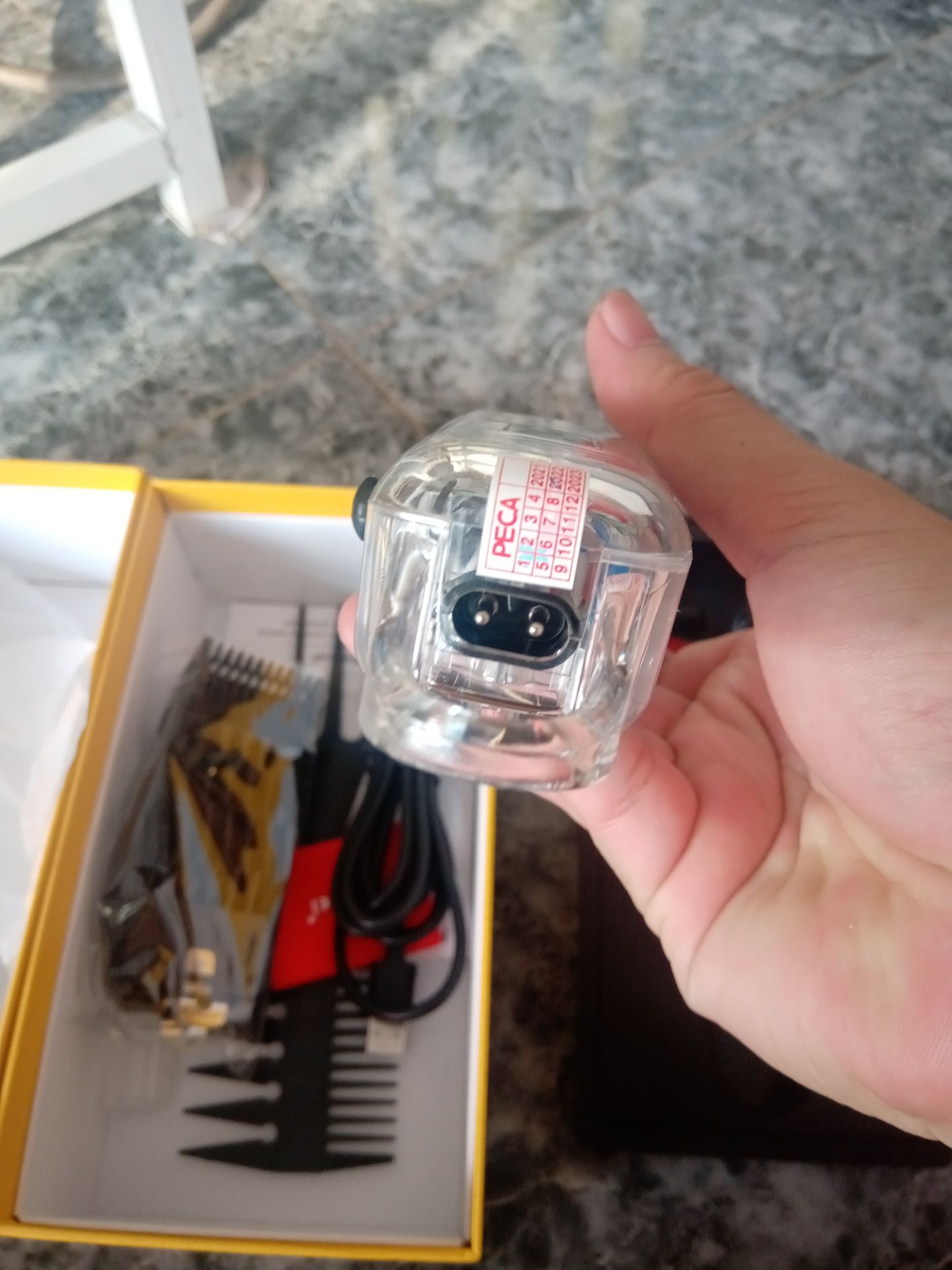 hàng chất như nước cất