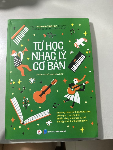 Sách k còn seal. K có chống sốc, bọc màng nilon rất sơ sài. Sách nhận về tay gáy và góc sách nhăn nhúm. Về nội dung chưa nhận xét vì chưa đọc.