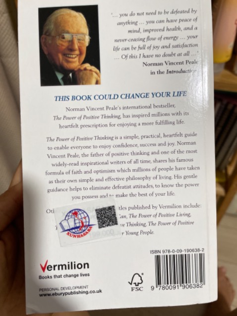 Sách in rất xấu, sách lậu còn giá tính theo sách gốc. Không nên mua!