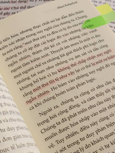 vừa nhận, đọc khoảng 50 trang thì sai chính tả(ảnh cuối)
nội dung cũng ổn, đọc xong hết mới đánh giá khác quan, 7/10