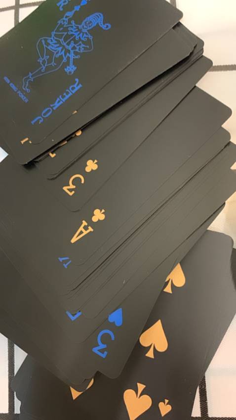 Sản phẩm tốt, đẹp. Số lượng đã đúng chưa biết chất lượng ra sao, shop phục vụ tốt, 5 sao nha😀 săn phẩm rất xịn xò - cầm thấy cứng cáp nhưng vẫn có độ dẻo nhất định, chơi bài giấy nhiều nó nhanh cũ lắm chơi bài này thoải mái không bị thấm nước nên dùng cũng rất ổn!! có thể để dưới nước ko bị làm sao!! 

cho 5 sao nhá