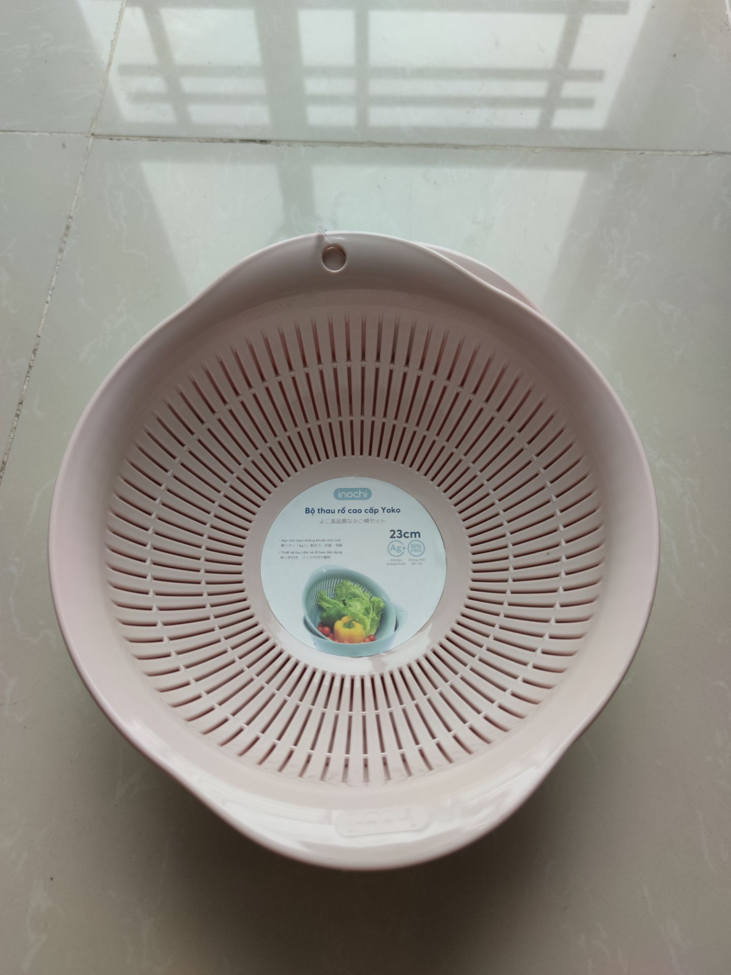 Sao đặt màu xanh mà giao màu hồng được nhỉ? Sao bữa nay nhiều shop làm ăn kì cục ta, không có màu khách đặt cũng không biết báo cho khách một tiếng. Bộ nghĩ giao đại khách dễ dãi chắc cũng không nói gì hả. Sao không có vote 0 sao ta. Làm ăn ***.