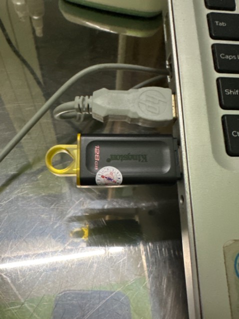 Dung lượng khá nhiều nhưng tốc độ rất chậm, tạm chấp nhận được Dung lượng khá nhiều nhưng tốc độ rất chậm, tạm chấp nhận được