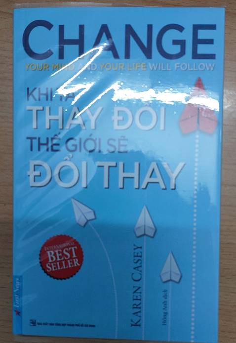 Mình nhìn tổng quan thì sách sạch đẹp, không bị lỗi. Nội dung sách thì mình chưa đọc hết, nhưng xem chương đầu thấy ý được trình bày dễ hiểu. Bookcare cẩn thận, nhưng mình thấy có vẻ bọc sách mỏng hơn hồi xưa. Tiki giao hàng nhanh, bị cái shipper khá "vui tính". Gọi khách ra nhận hàng mà núp ở góc cách nhà cả chục mét làm khách không thấy, tìm quá trời