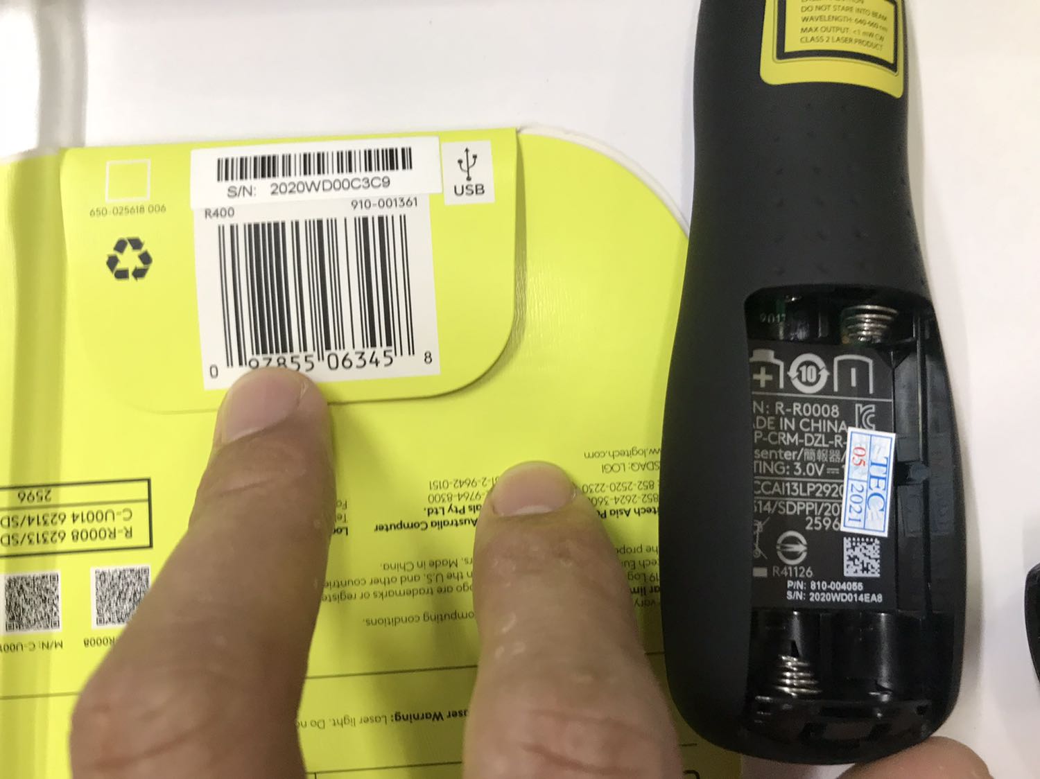 Tôi đã nhận đường hàng, tuy nhiên số seri trên thiết bị và trên hộp không giống nhau! Tôi đề nghị giải thích giúp!