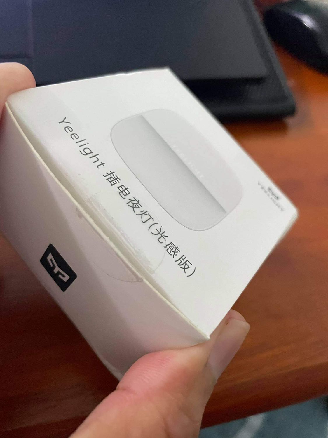 Sản phẩm như miêu tả, nhìn khá cứng cáp! Hiện tại chưa có lỗi về sản phẩm, hy vọng xài bền! 
Khá hài lòng vời sản phẩm này của xiaomi
Thanks shipper giao hàng đúng hẹn!