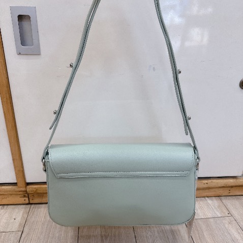 Hàng đẹp chất lượng cao form này đựng đồ mỹ ohaarm là thoải mái lun nha