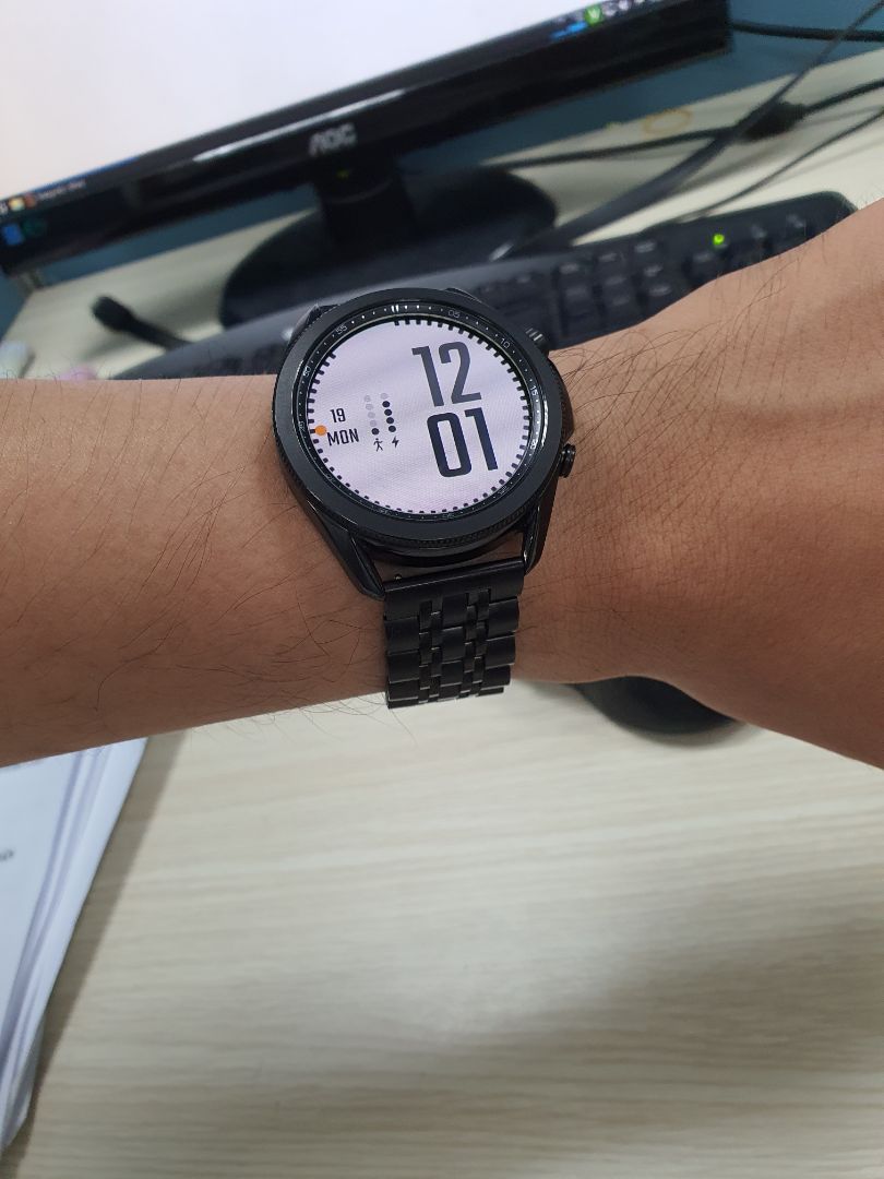 tuyệt, dây đẹp chắc mát không hôi như dây da tặng kèm phải tốn thêm 10k đi tháo mắt ?