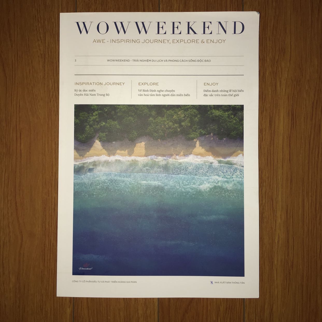 Về quy cách đóng gói, mình nghĩ nên được gia cố lớp chống sốc. 
Về nội dung, mình cảm thấy chưa thật sự ấn tượng. Theo mình nội dung cần cải thiện thêm vì khi đã mua tạp chí, ảnh đẹp thôi là chưa đủ, độc giả vẫn là người đọc nội dung và họ cần những câu chuyện, trải nghiệm sâu sắc hơn. 
Bù lại thì ảnh đẹp. 
Tổng thể, tạp chí giống photo-book hơn là magazine.