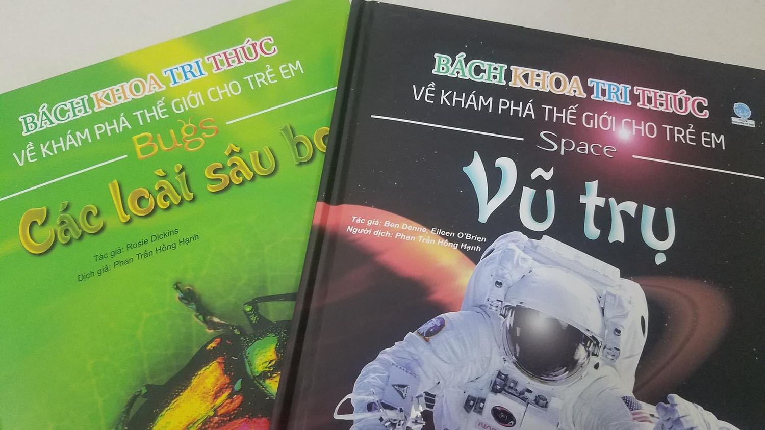 Tốt phù hợp với da đầu
Vài xịt rất xịn ko bị nghẹt 
Thơm mùi bưởi
Còn dầu dưỡng thì mùi rất lạ nồng mình rất thích Tốt phù hợp với da đầu
Vài xịt rất xịn ko bị nghẹt 
Thơm mùi bưởi
Còn dầu dưỡng thì mùi rất lạ nồng mình rất thích