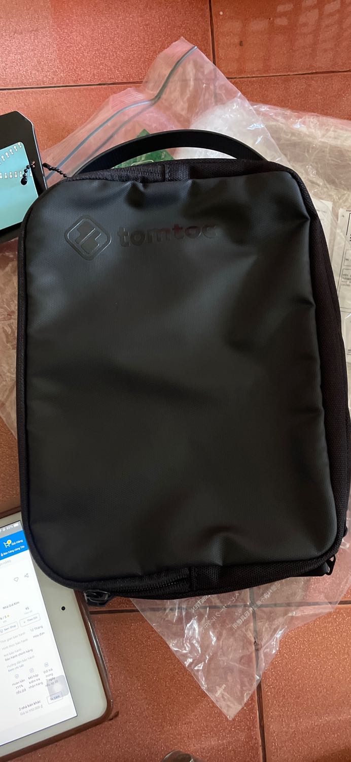 Đặt túi đeo chéo lại gửi sản phẩm khác rẻ hơn là sao.