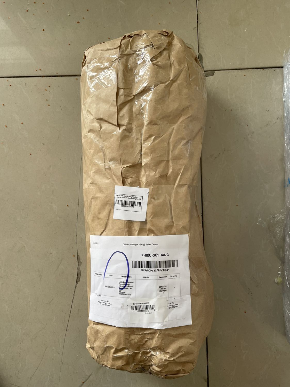 hàng hoá đóng gói cẩn thận, chất lượng sản phẩm tốt, rất vừa vặn khi đặt lên ghế lái. thanks shop.