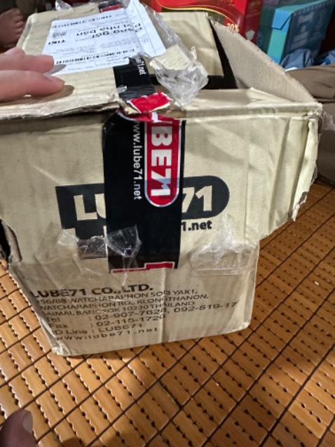 Shop buôn bán ***, giao hàng thiếu 01 nhớt hộp số xong chặn khách ko cho phản hồi, cả dòng họ thằng bán nhớt ăn cớt, đề nghị tiki cấm dòng họ thẳng *** đảo này! Quét bọn rác rưởi đi khỏi cuộc đời