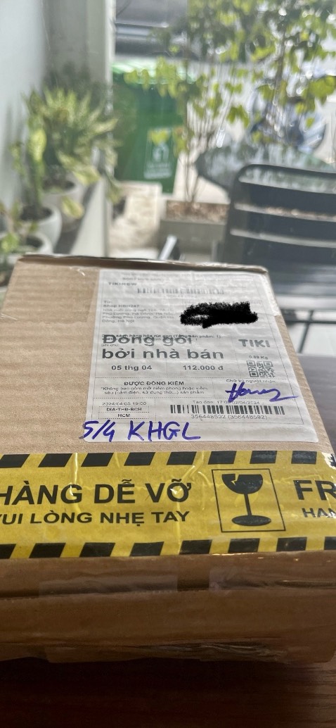 Sản phẩm không đúng với hình ảnh, có dấu hiệu sử dụng hàng giả, hàng nhái, có hành vi