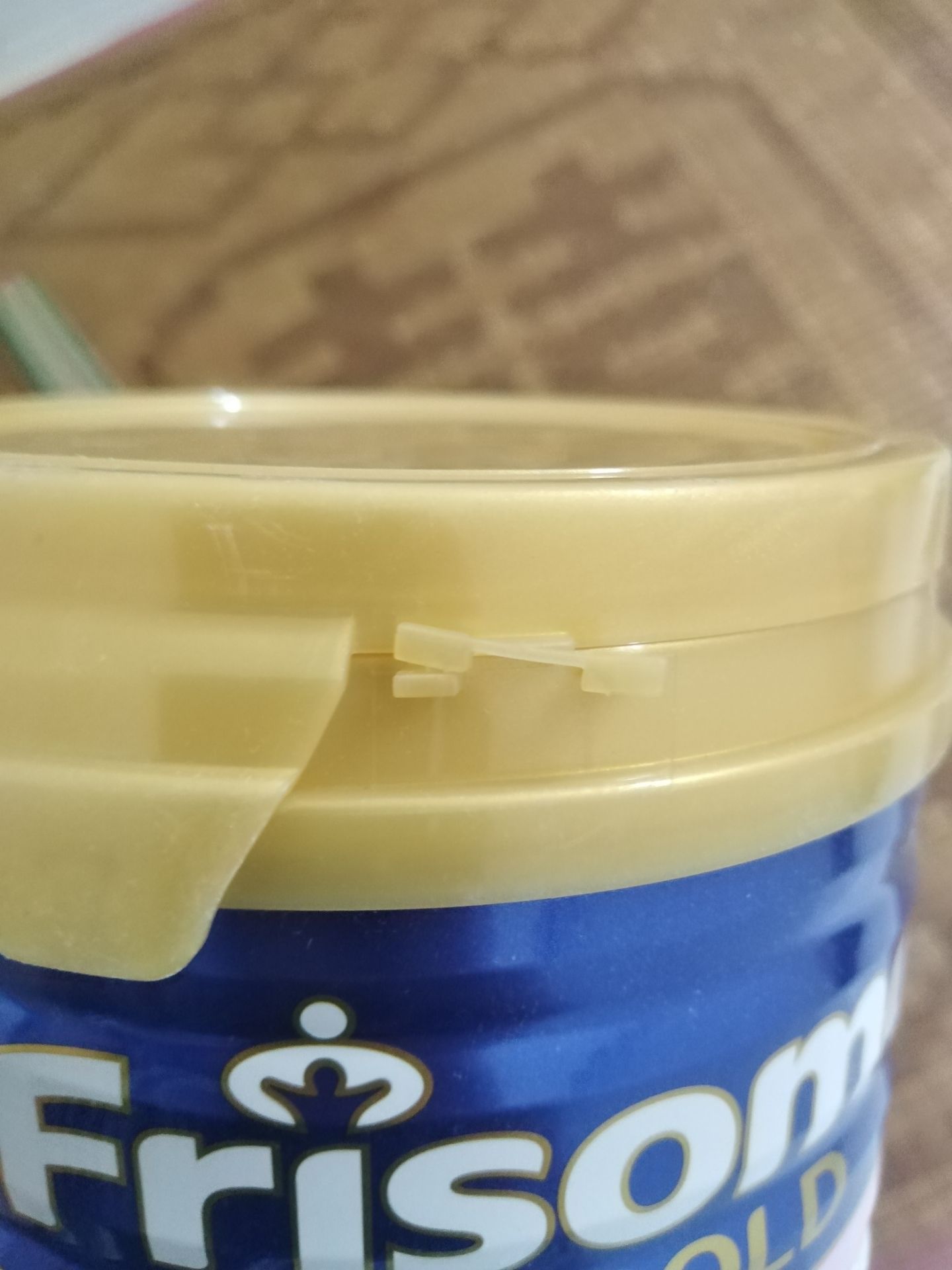 Sản phẩm móp meo, nắp bị bung, vận chuyển quá lâu, hộp thì móp meo.K nghĩ giao hàng tiki lại xuống cấp thế. Quá thất vọng